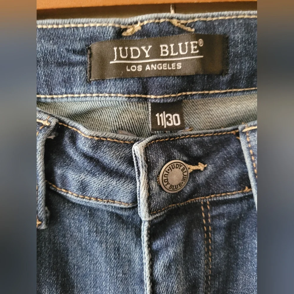 Judy Blue Medium Wash High Rise Raw Hem Wide Leg Crop Stretch Denim Jeans 11/30 - Picture 3 of 11